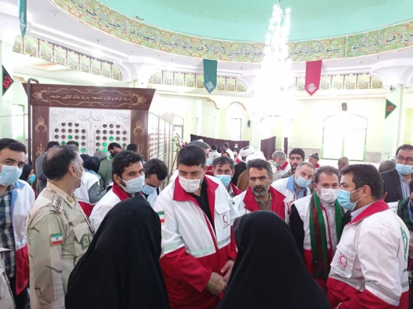 توزیع بسته های فرهنگی در افتتاحیه اردو های راهیان نور هلالی با حضور استاندار خوزستان جناب آقای خلیلیان، دکتر کولیوند رئیس سازمان هلال احمر کشور توسط دانشجویان دانشگاه فرهنگیان اندیمشک 3