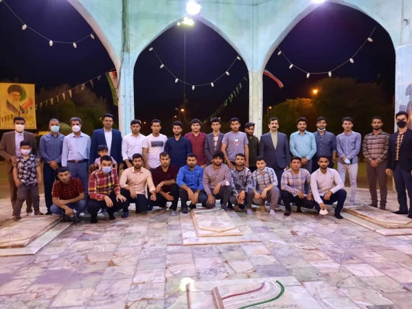 طرح ضیافت شهدا با هدف ترویج فرهنگ ناب ایثار و شهادت با حضور دانشجو معلمان در جوار گلزار شهدای گمنام شهرستان اندیمشک برگزار شد. 7