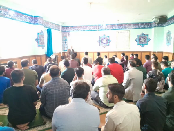 جلسه فرهنگی با حضورنماینده نهاد رهبری حجه الاسلام جوانمرد زاده و دکتر سخراوی در مرکز امام رضا علیه السلام اندیمشک 8