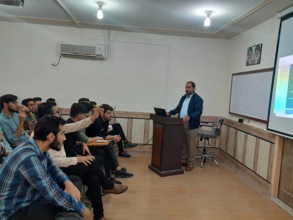 به مناسبت گرامیداشت هفته کتاب و کتابخوانی؛ کارگاه آموزشی و پژوهشی مقاله نویسی با هدف آشنایی دانشجویان با انواع مقاله ها و نحوه نگارش 3