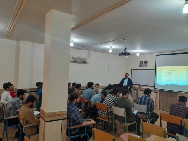 به مناسبت گرامیداشت هفته کتاب و کتابخوانی؛ کارگاه آموزشی و پژوهشی مقاله نویسی با هدف آشنایی دانشجویان با انواع مقاله ها و نحوه نگارش 4