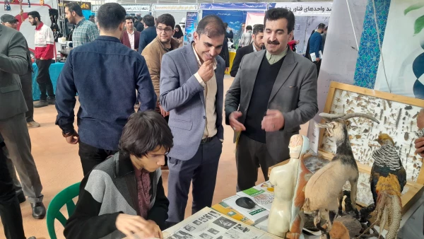 هفته پژوهش و برگزاری نمایشگاه دستاوردهای پژوهشی واحد امام رضا علیه السلام اندیمشک 10