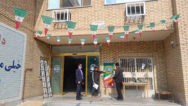 آذین بندی به مناسبت دهه فجر و یوم الله ۲۲ بهمن دانشگاه فرهنگیان واحد امام رضا علیه السلام اندیمشک 3