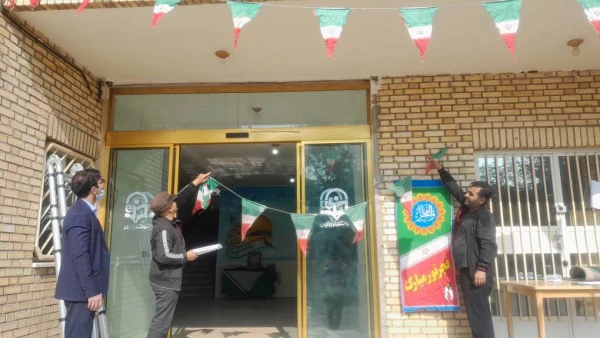 آذین بندی به مناسبت دهه فجر و یوم الله ۲۲ بهمن دانشگاه فرهنگیان واحد امام رضا علیه السلام اندیمشک 6