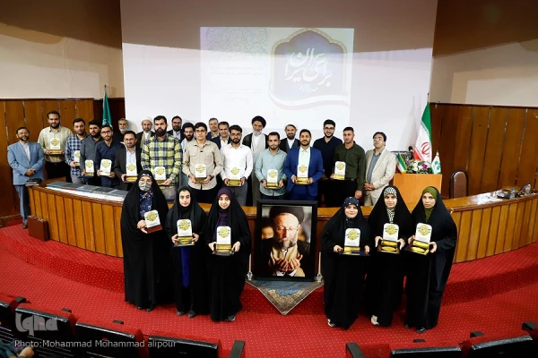 تجلیل از گروه جهادی حاج قاسم سلیمانی  ازدانشگاه فرهنگیان اندیمشک توسط نماینده ولی فیقه استان خوزستان  3