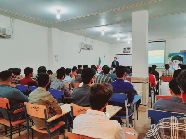 برگزاری کارگاه نقدوبررسی مقالات علمی بمناسبت هفته سرآمدی آموزش 4