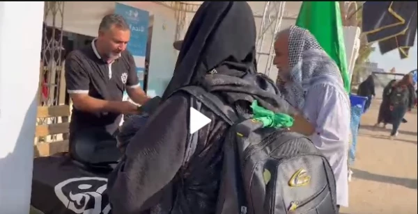 توزیع بسته های فرهنگی دانشگاه فرهنگیان اندیمشک در مسیرپیاده روی  زوار اربعین حسینی به سمت کربلای معلا
 2