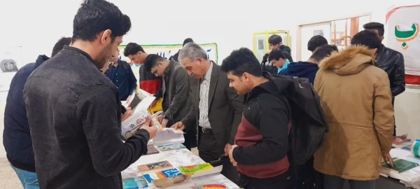 برپایی نمایشگاه کتاب بمناسبت هفته کتاب وکتابخوانی در دانشگاه فرهنگیان اندیمشک  2