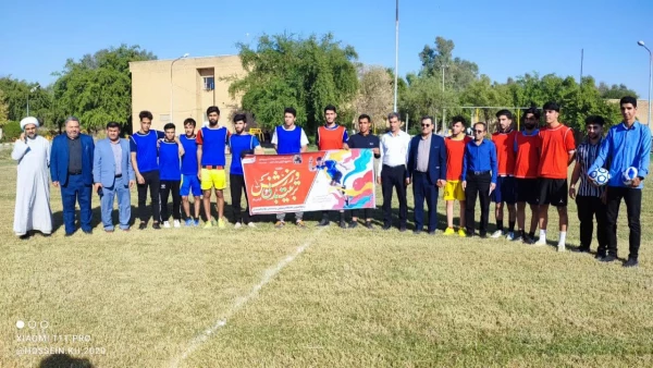 برگزاری مسابقات دانشجو معلمان در حضور ریاست ، اساتید و پرسنل 
در رشته های پینگ پنگ ، والیبال ،فوتبال و گل یا پوچ 5